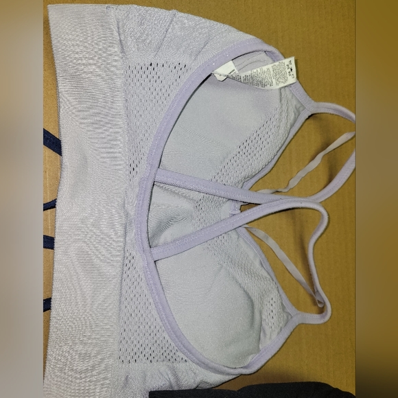 4 Nike Sports bras Med - Picture 3 of 16